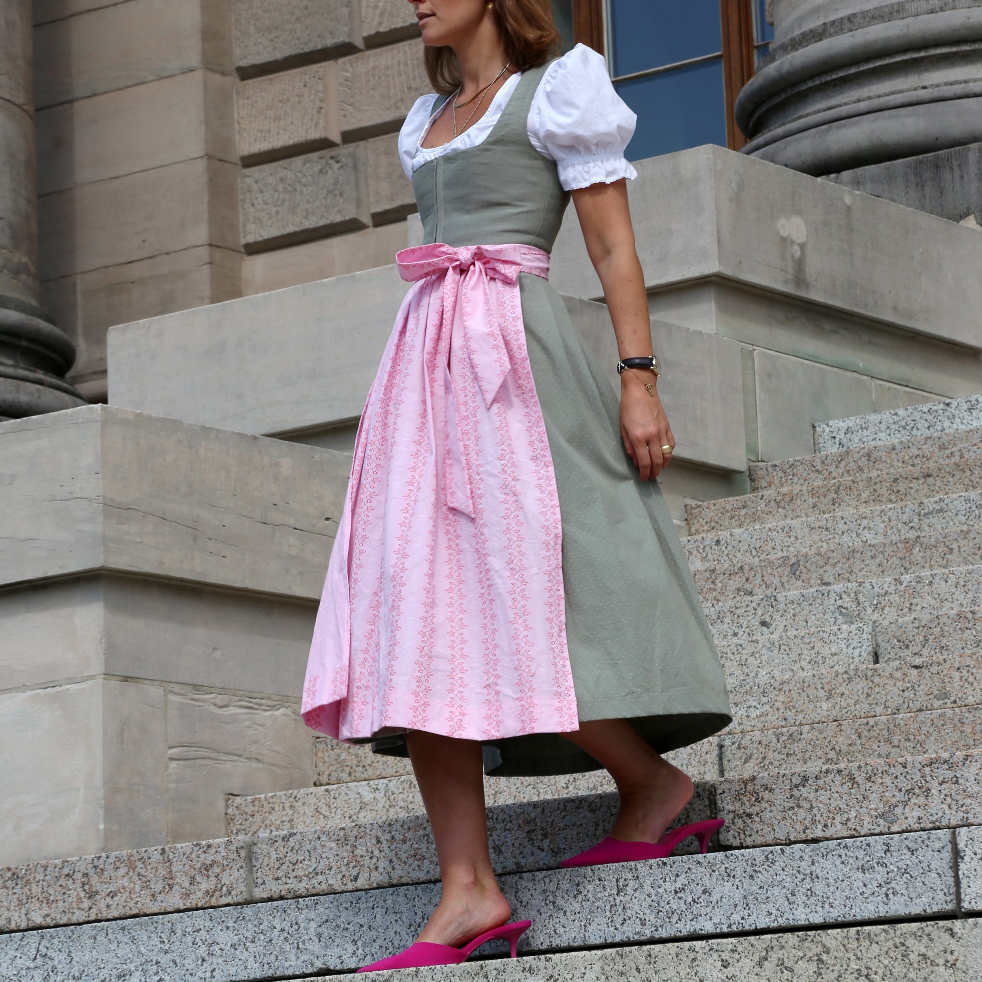 Pink dirndl store