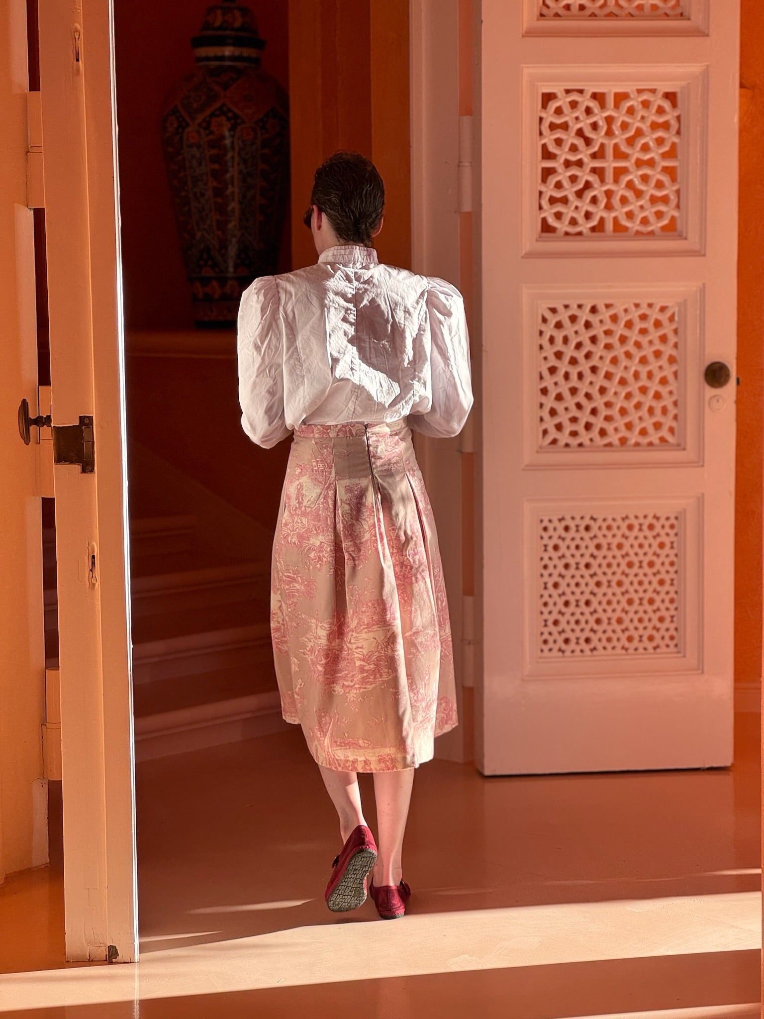 Dirndl Rock Midi mit Toile de Jouy Print Stoff Muster in Altrosa